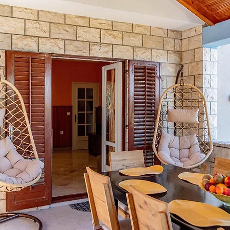 Hébergement de vacances With Fireplace 06 Prigradica