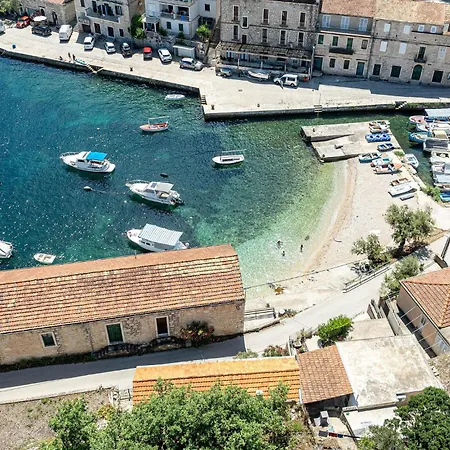 Hébergement de vacances With Fireplace 06 Prigradica