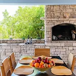 With Fireplace 06 *