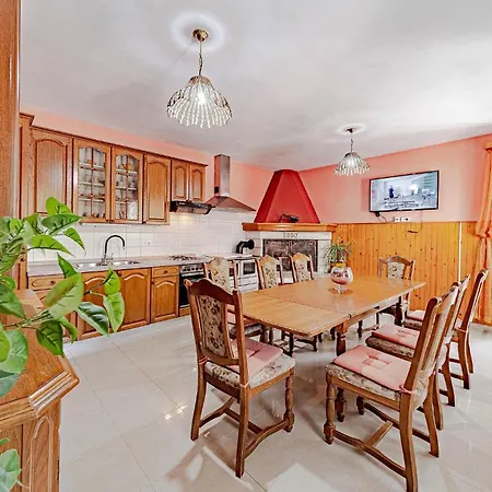 Casa de Férias With Fireplace 06