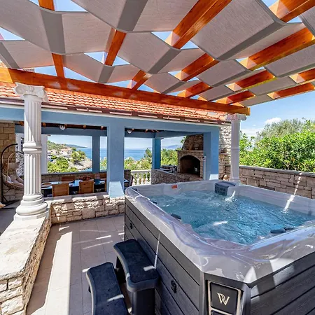 Beautiful In With Jacuzzi